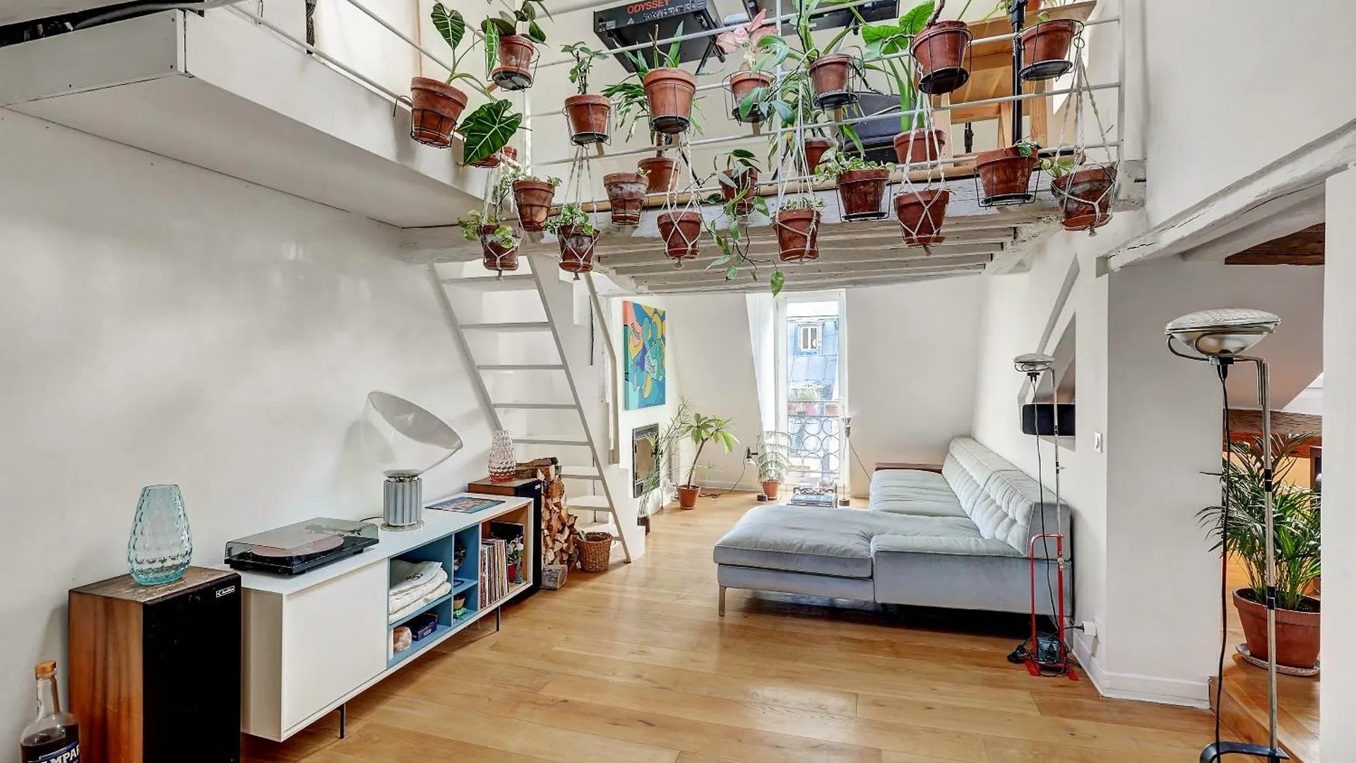Pretty Parisian Penthouse Lejlighed