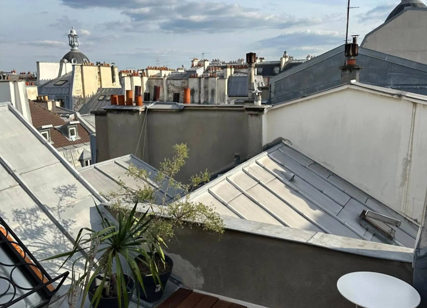 Pretty Parisian Penthouse Apartment *